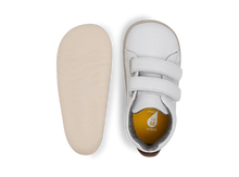 Load image into Gallery viewer, Bobux Step Up Grass Court - White + Caramel
